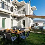 Seaviewheaven - Private Pool - Overlooking Chania 호텔